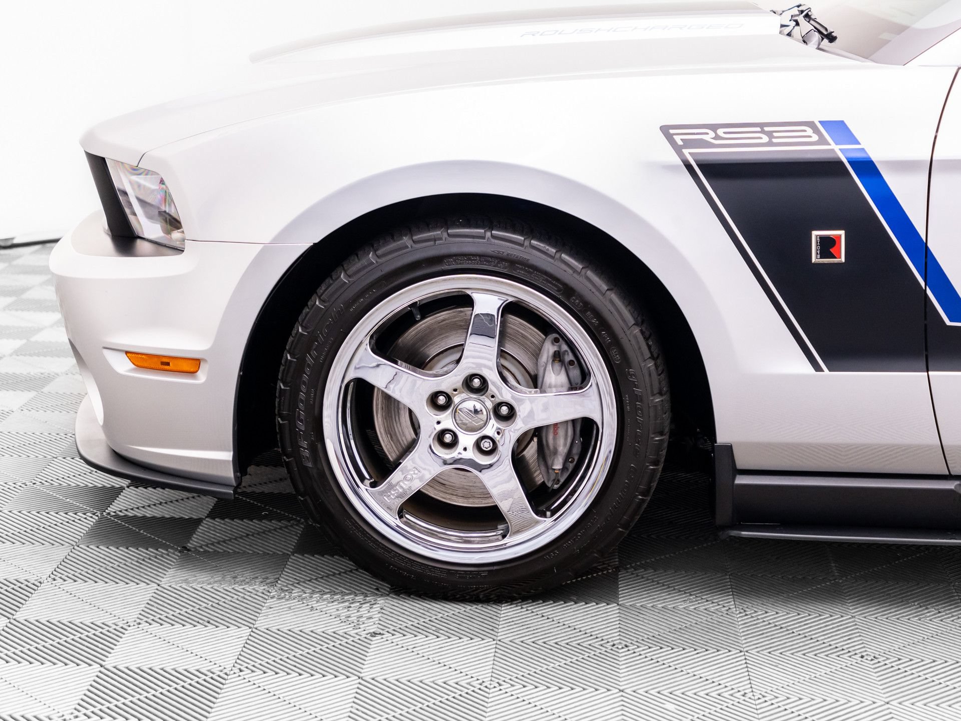 Used 2012 Ford Mustang GT Premium w/ Brembo Brake Pkg RWD image 40