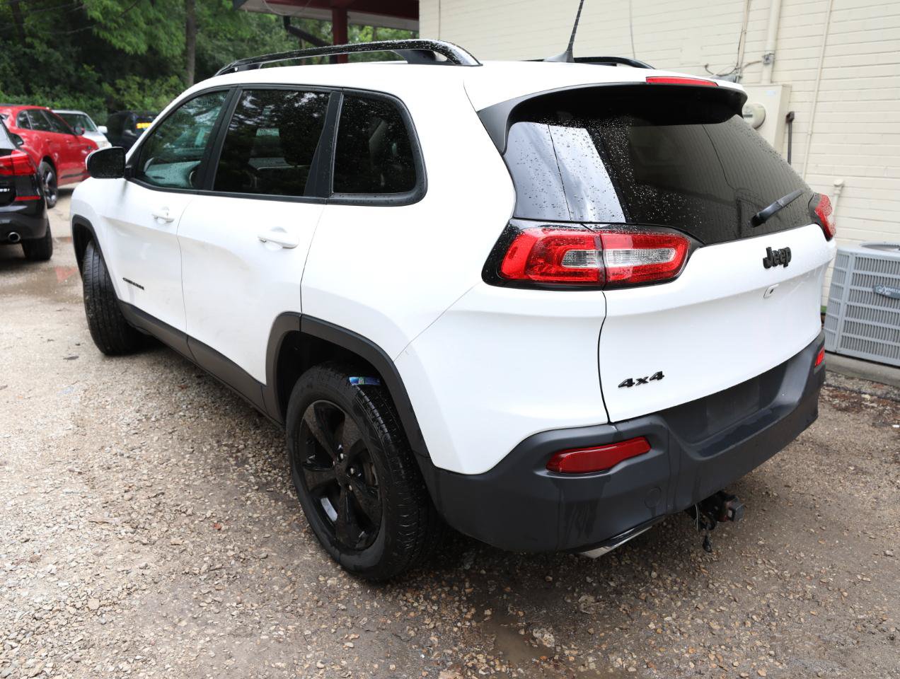 Used 2018 Jeep Cherokee Latitude w/ Altitude Package AWD/4WD image 9