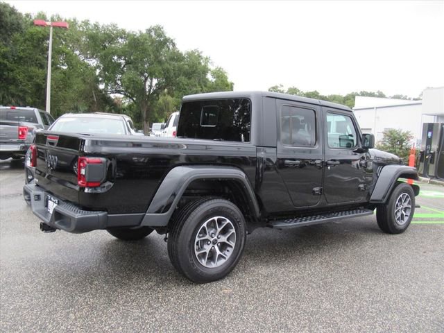 Used 2024 Jeep Gladiator Sport image 8
