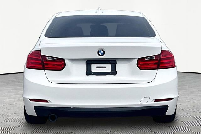 Used 2015 BMW 320i Sedan RWD image 4