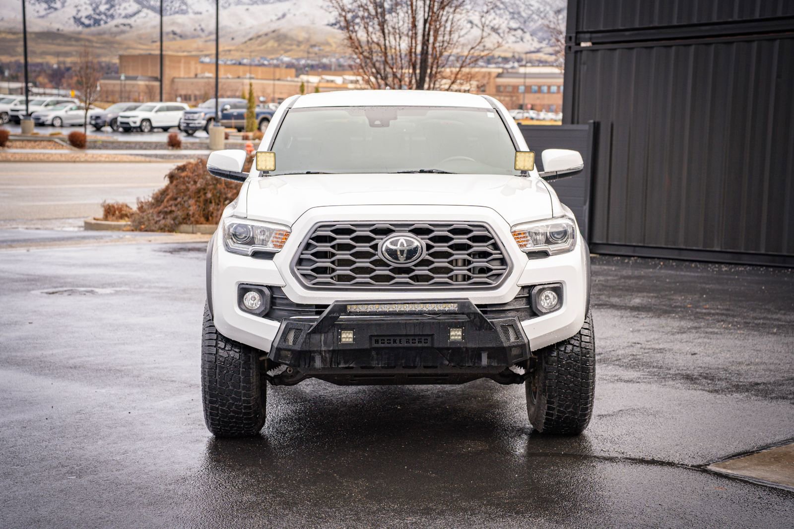 Used 2020 Toyota Tacoma TRD Off-Road image 2