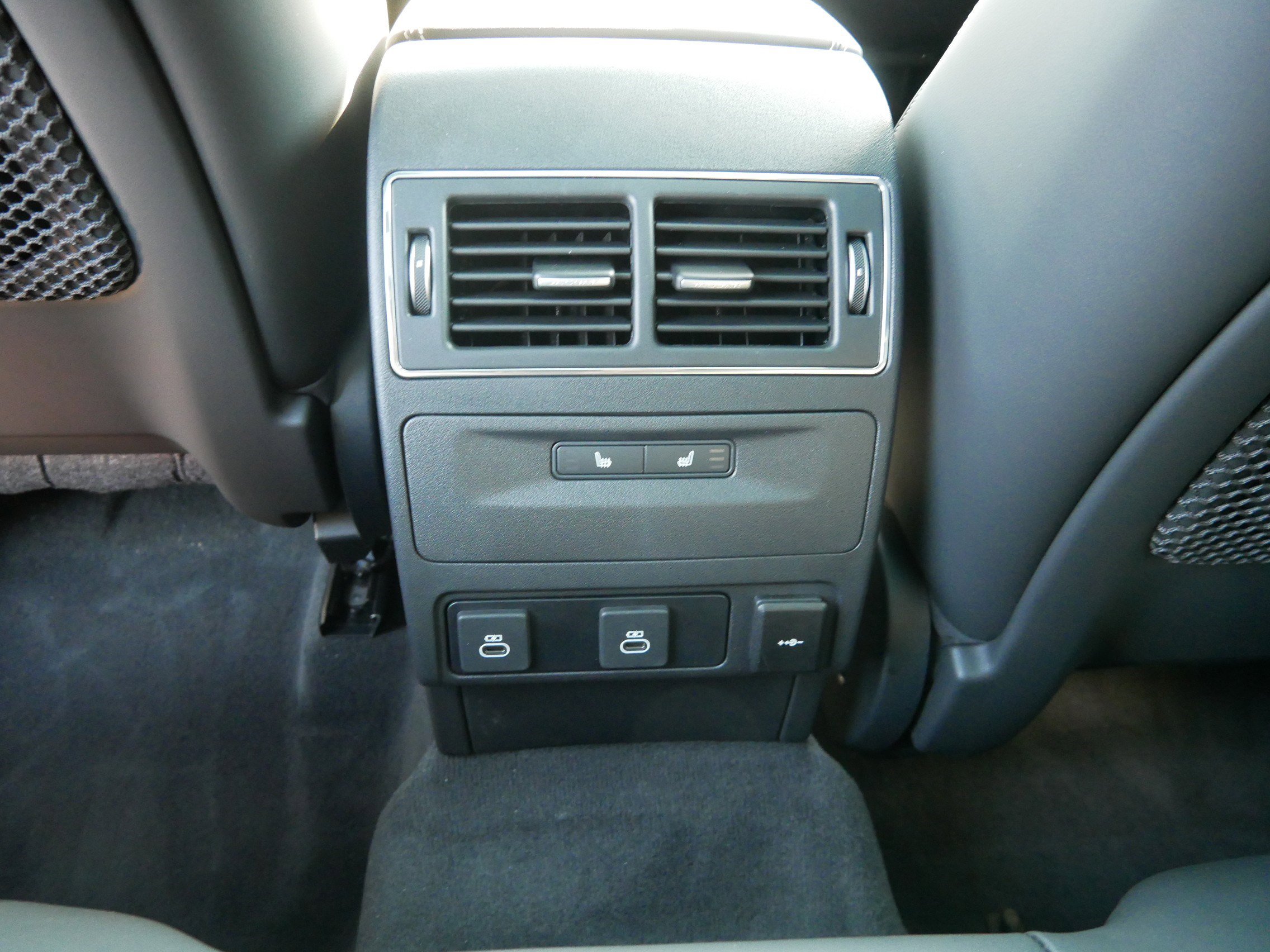 New 2026 Jaguar F-PACE R-Dynamic S image 8