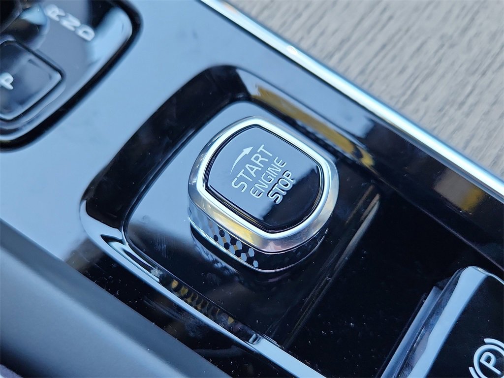 New 2026 Volvo XC60 B5 Plus w/ Protection Package Premier image 16