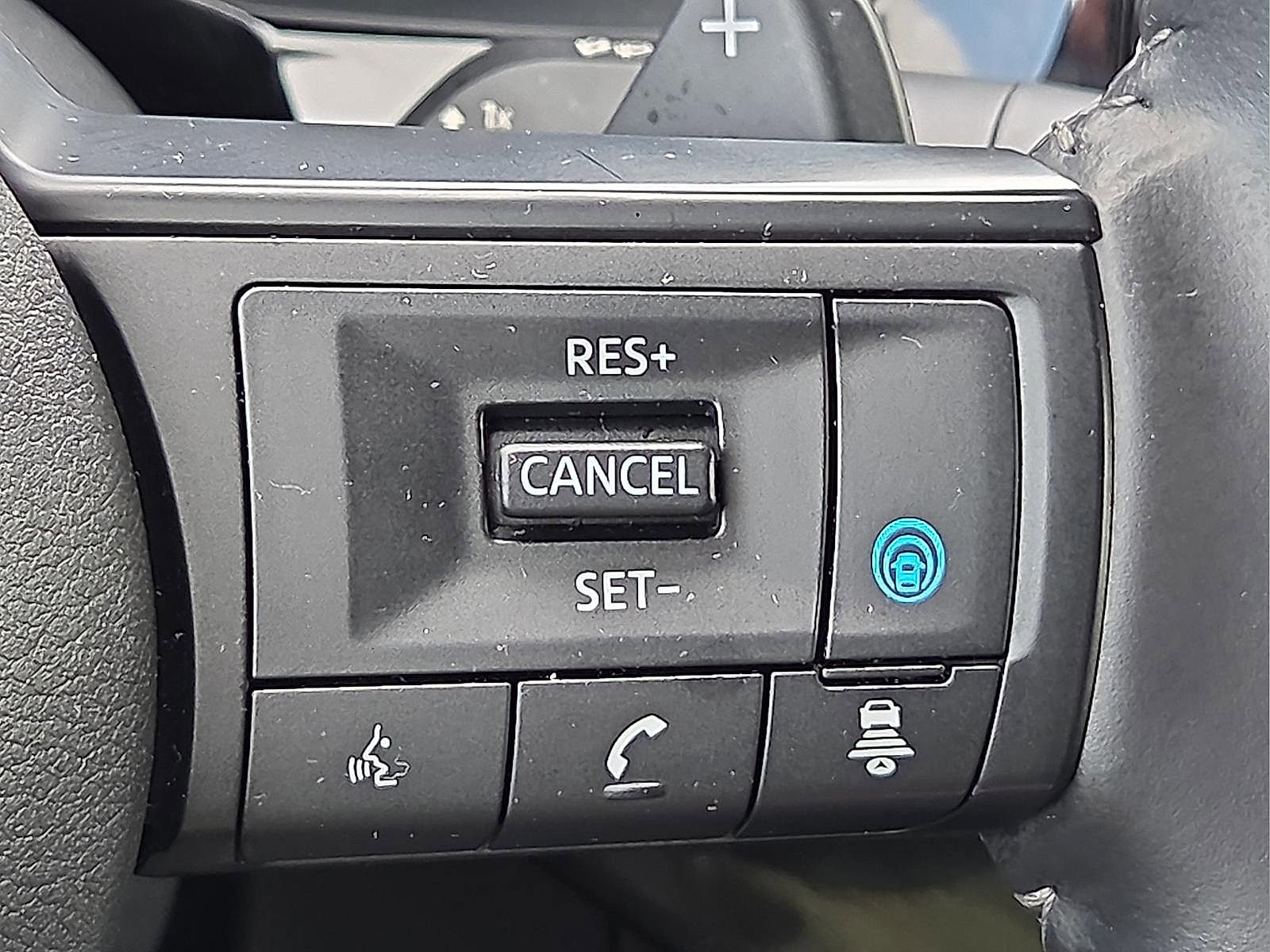 Used 2025 Nissan Pathfinder SV FWD image 21