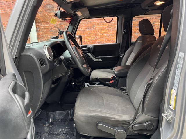 Used 2017 Jeep Wrangler Unlimited Sahara w/ Connectivity Group image 20