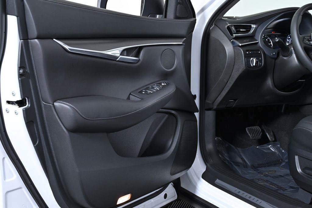 Certified 2025 INFINITI QX50 Pure image 29