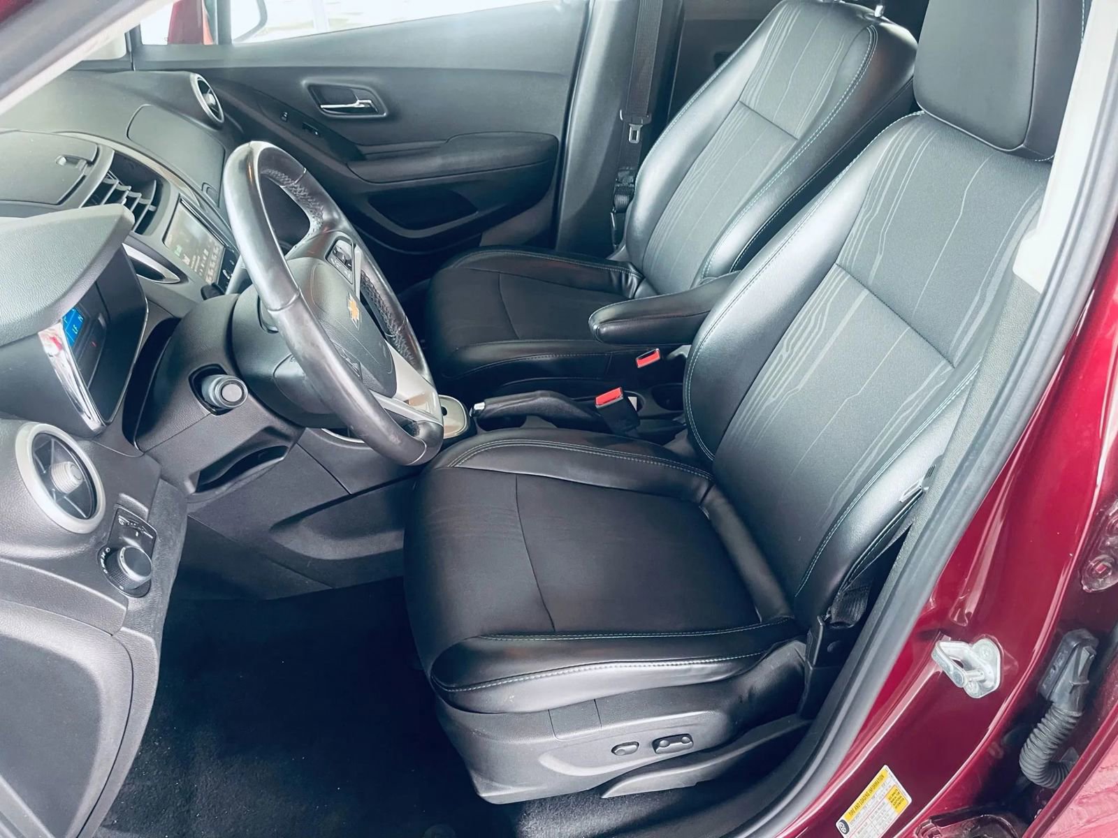 Used 2016 Chevrolet Trax LT w/ LT Convenience Package image 13