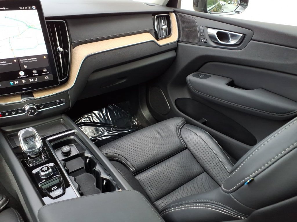 Certified 2026 Volvo XC60 B5 Ultra AWD/4WD image 21