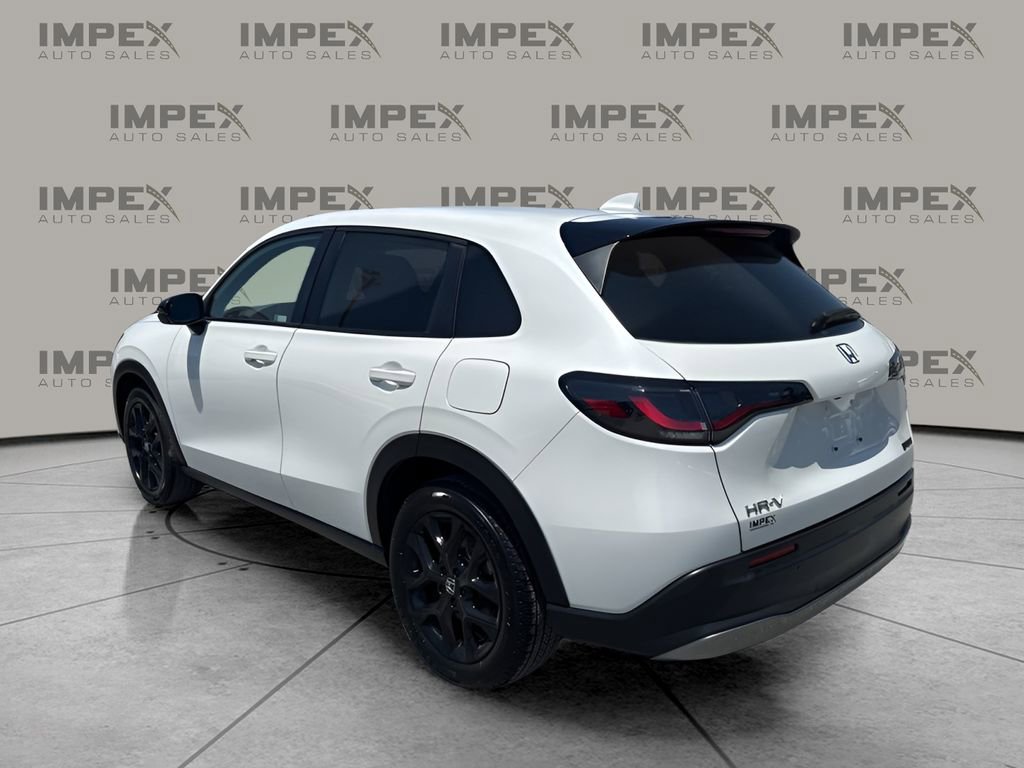 Used 2023 Honda HR-V Sport image 3