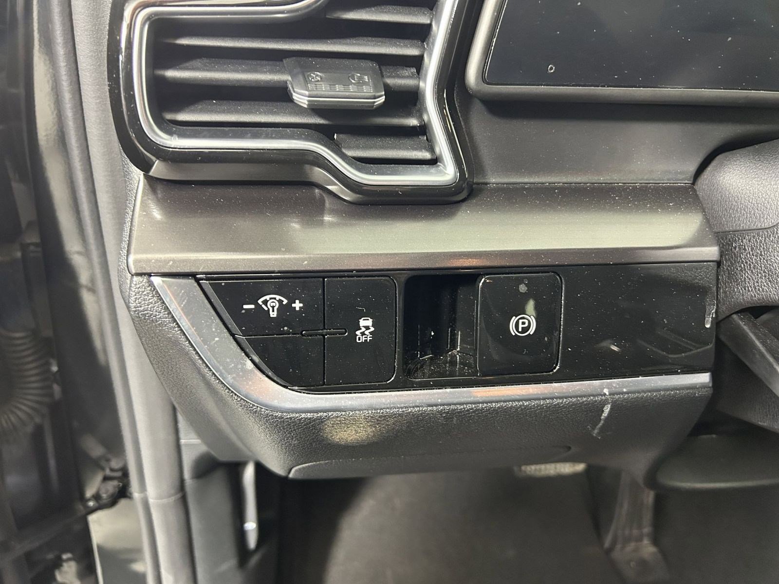 Certified 2024 Kia Sportage EX image 20