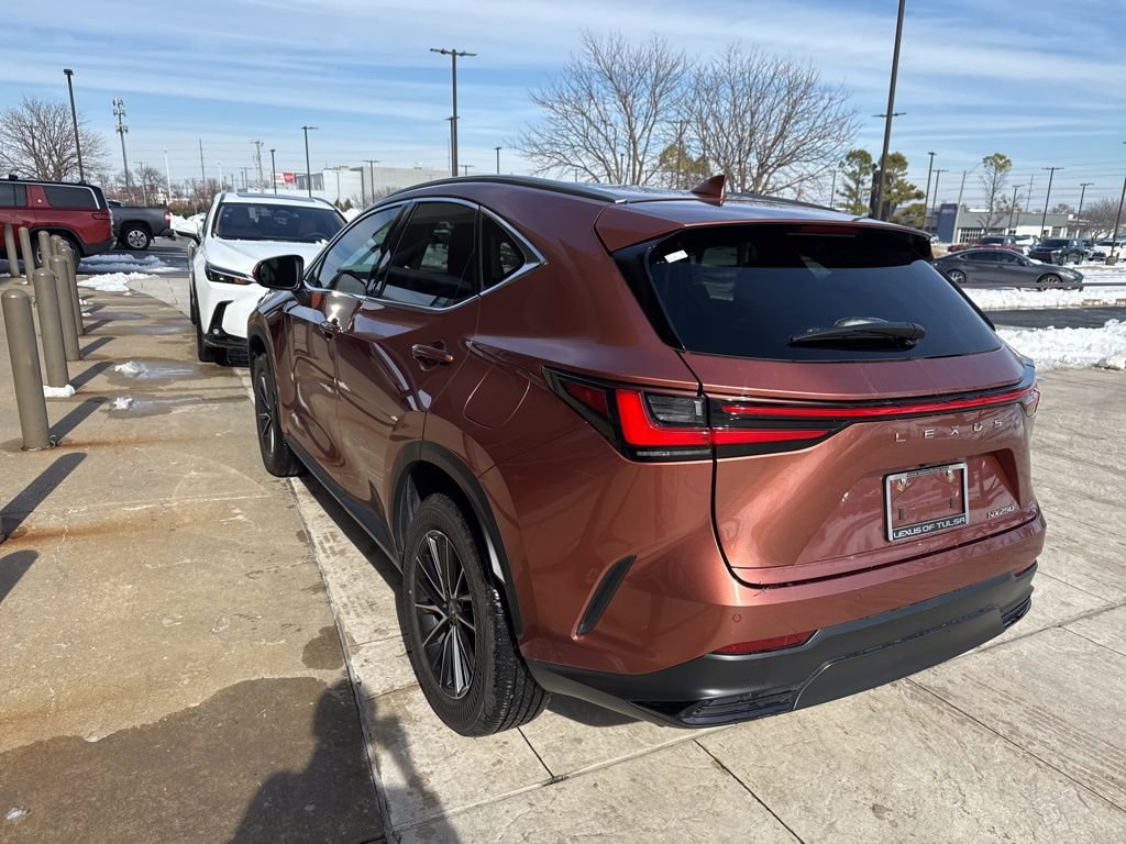 Certified 2025 Lexus NX 250 FWD w/ Towing Package (2000 Lbs) image 4