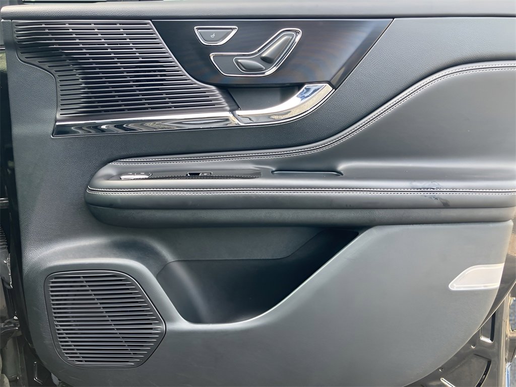 Used 2022 Lincoln Corsair AWD w/ Equipment Group 101A image 45