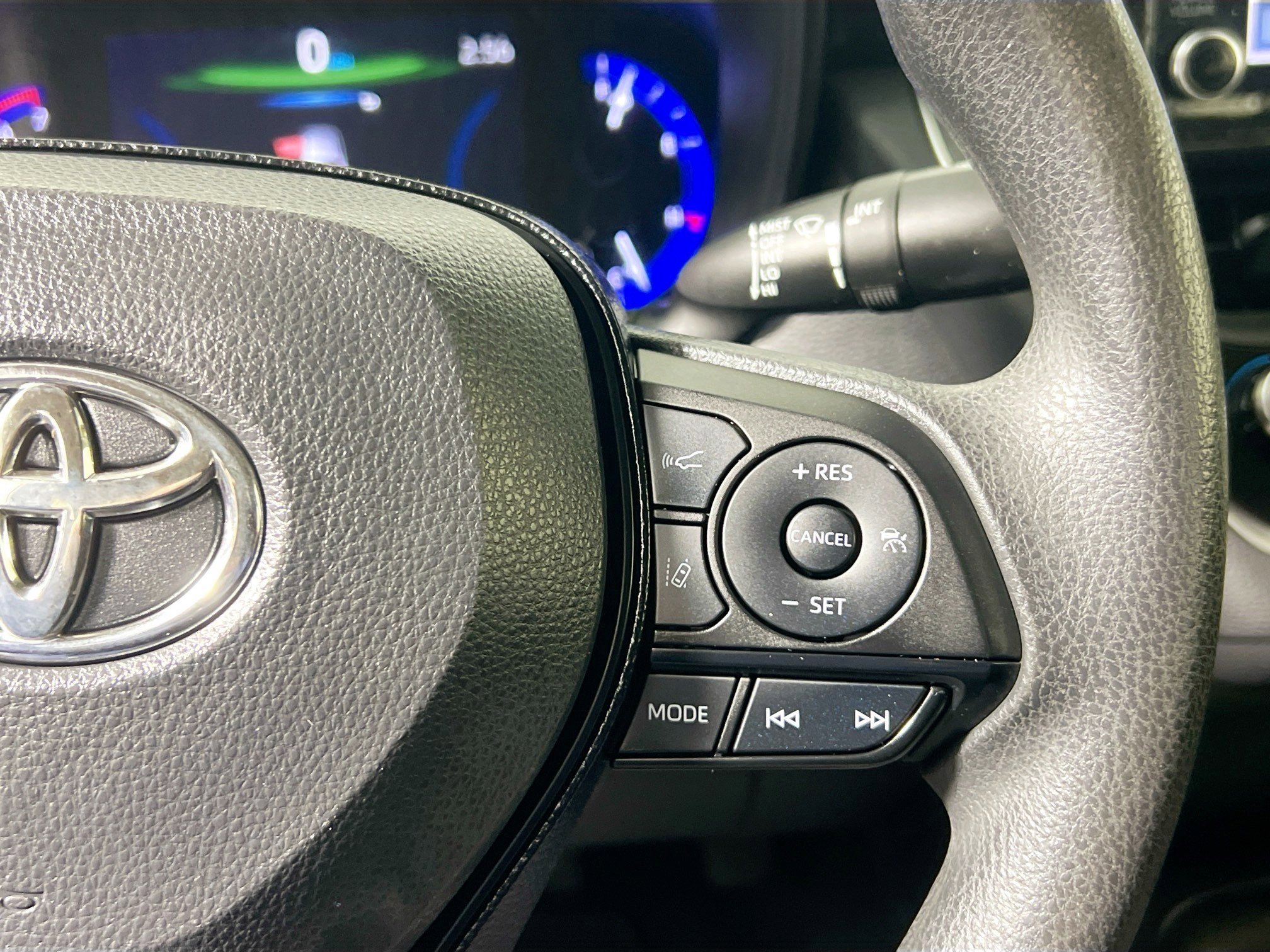 Used 2021 Toyota Corolla LE image 18