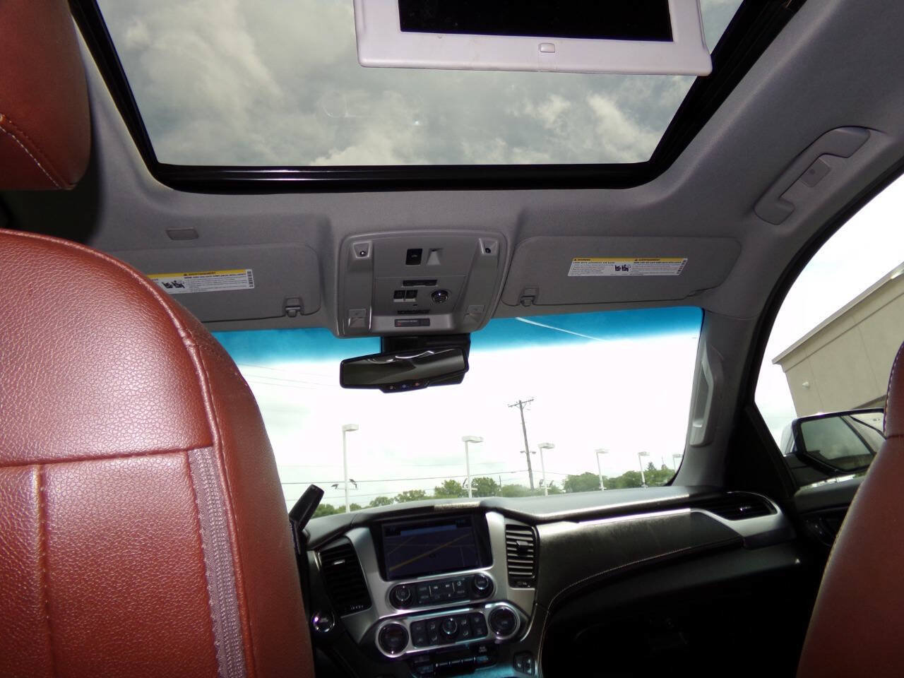 Used 2019 Chevrolet Suburban Premier w/ Premier Plus Edition AWD/4WD image 19