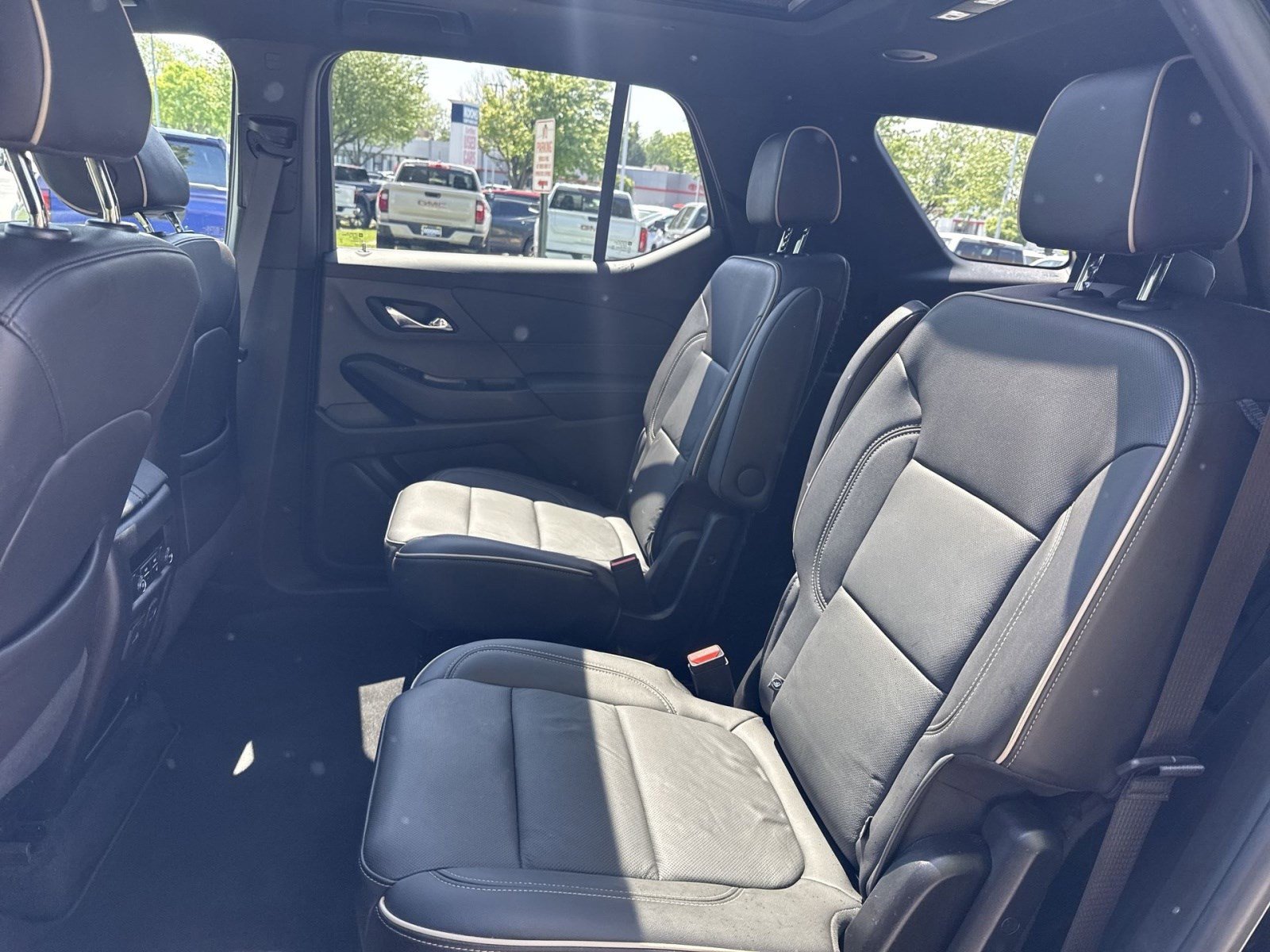 Used 2022 Chevrolet Traverse Premier w/ Redline Edition AWD/4WD image 22