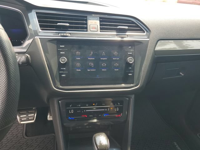 Used 2022 Volkswagen Tiguan SE R-Line FWD image 25