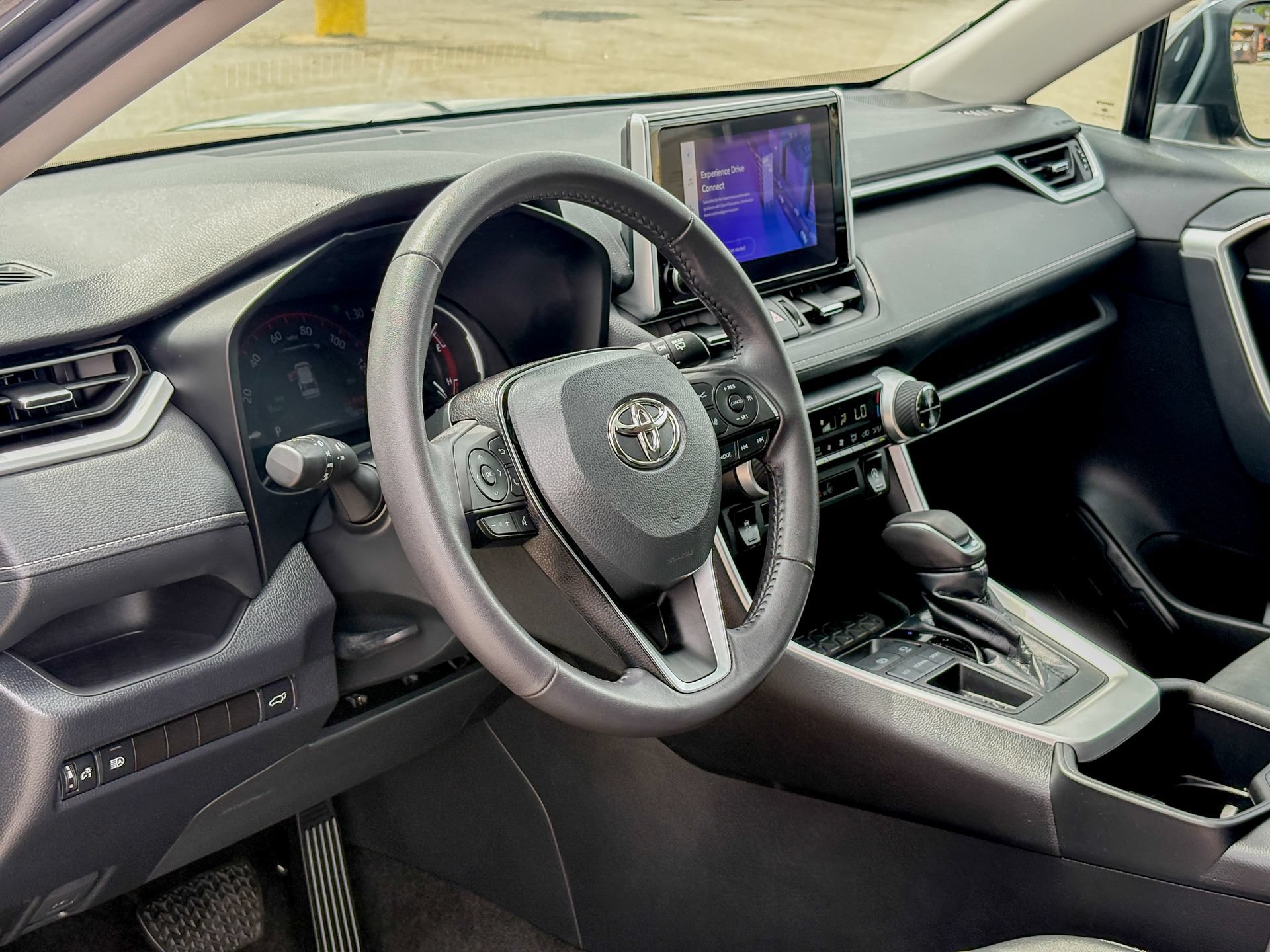 Used 2023 Toyota RAV4 XLE Premium FWD image 15