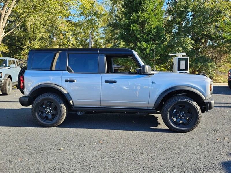 Used 2024 Ford Bronco Black Diamond image 15