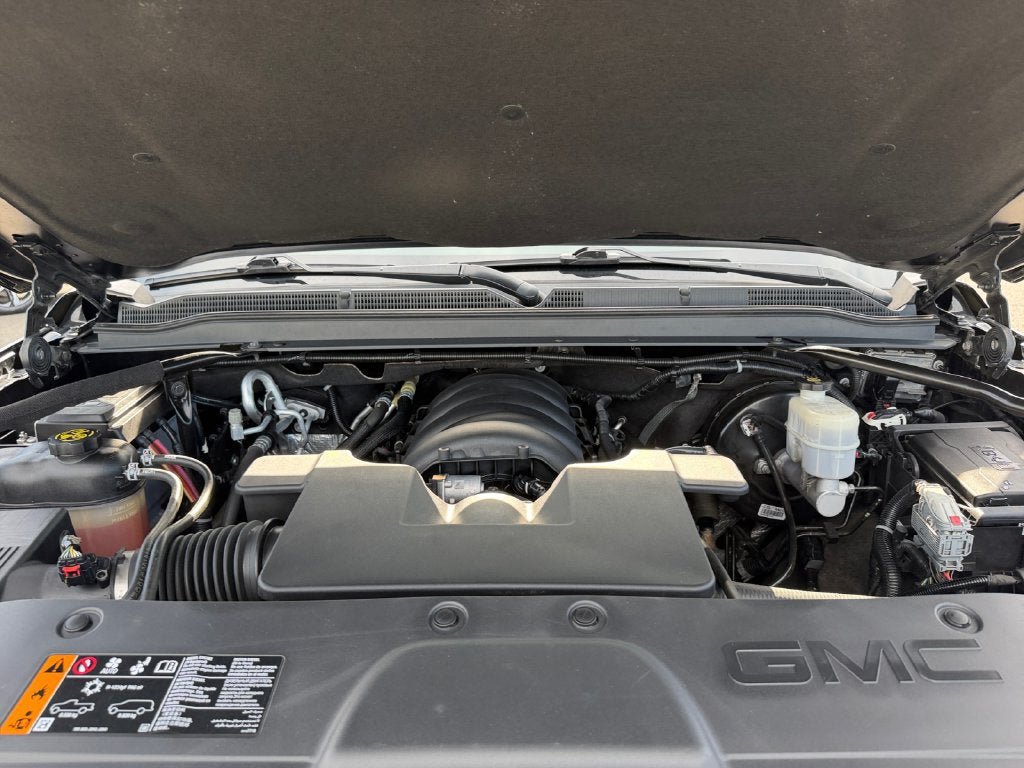 Used 2019 GMC Yukon Denali w/ Denali Ultimate Black Edition AWD/4WD image 30