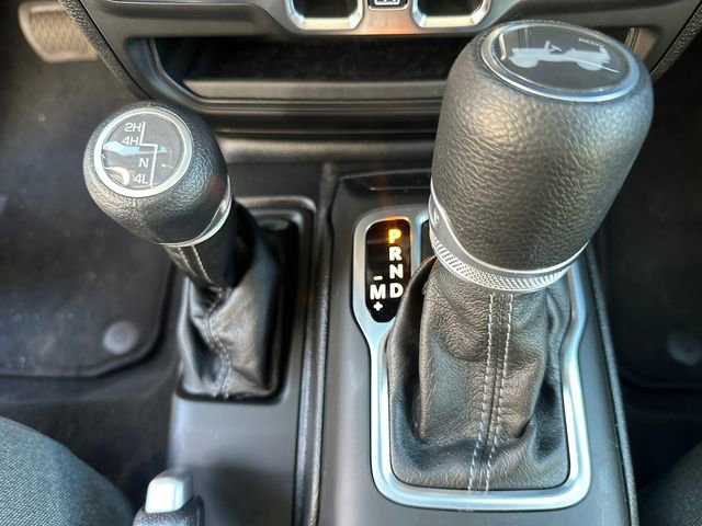 Used 2025 Jeep Wrangler Sport S image 34