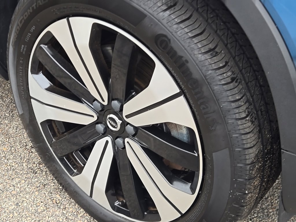 Certified 2023 Volvo C40 P8 Recharge Plus AWD/4WD image 6