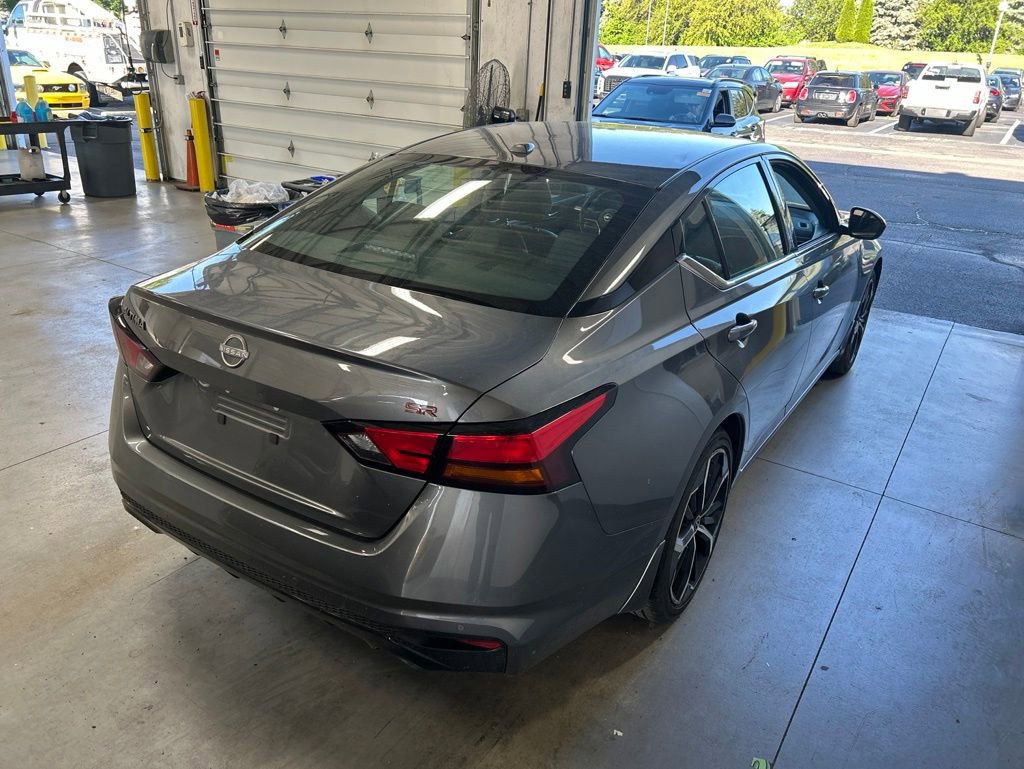 Used 2025 Nissan Altima 2.5 SR FWD image 6