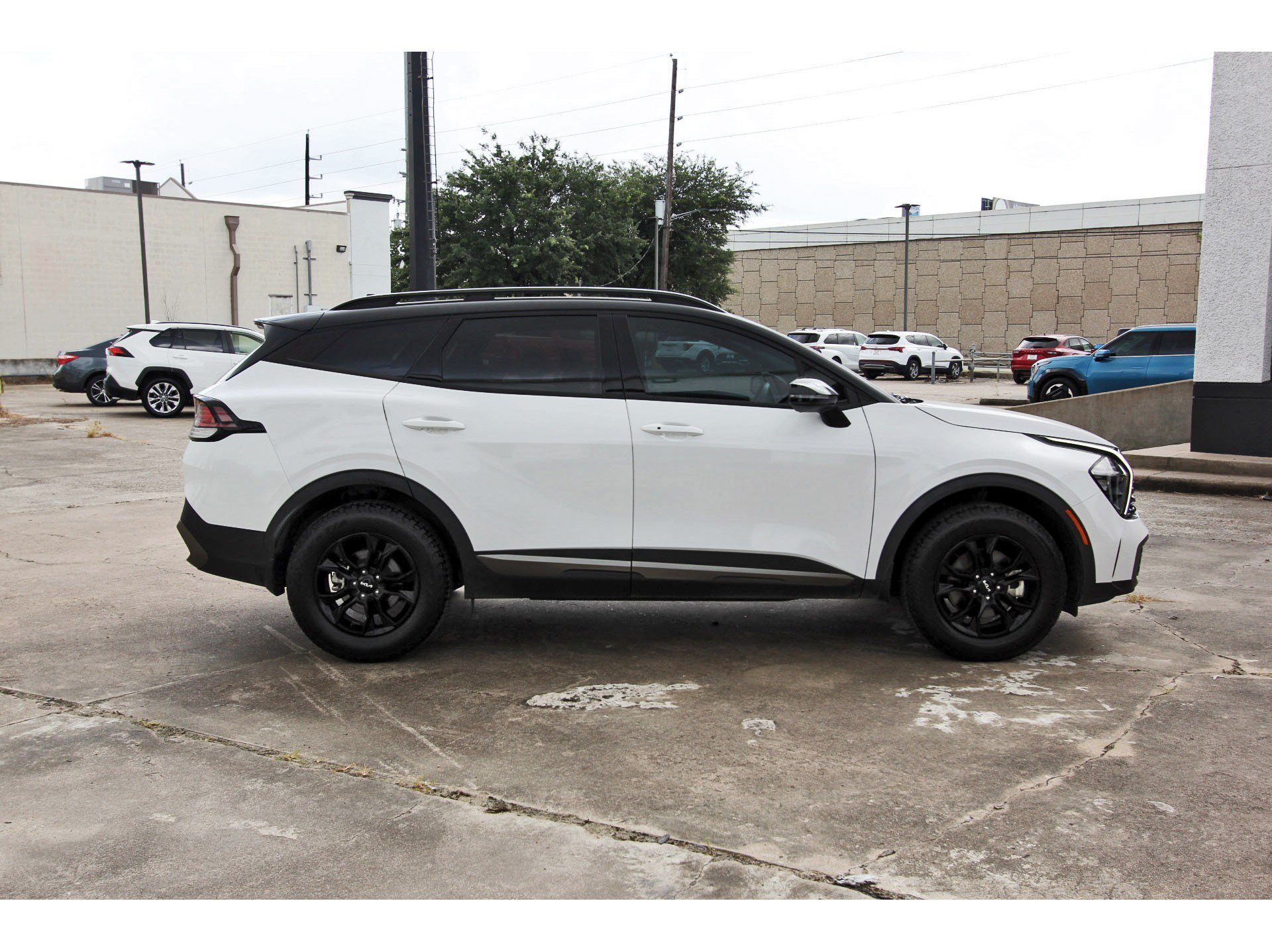 Certified 2023 Kia Sportage X-Pro AWD/4WD image 4