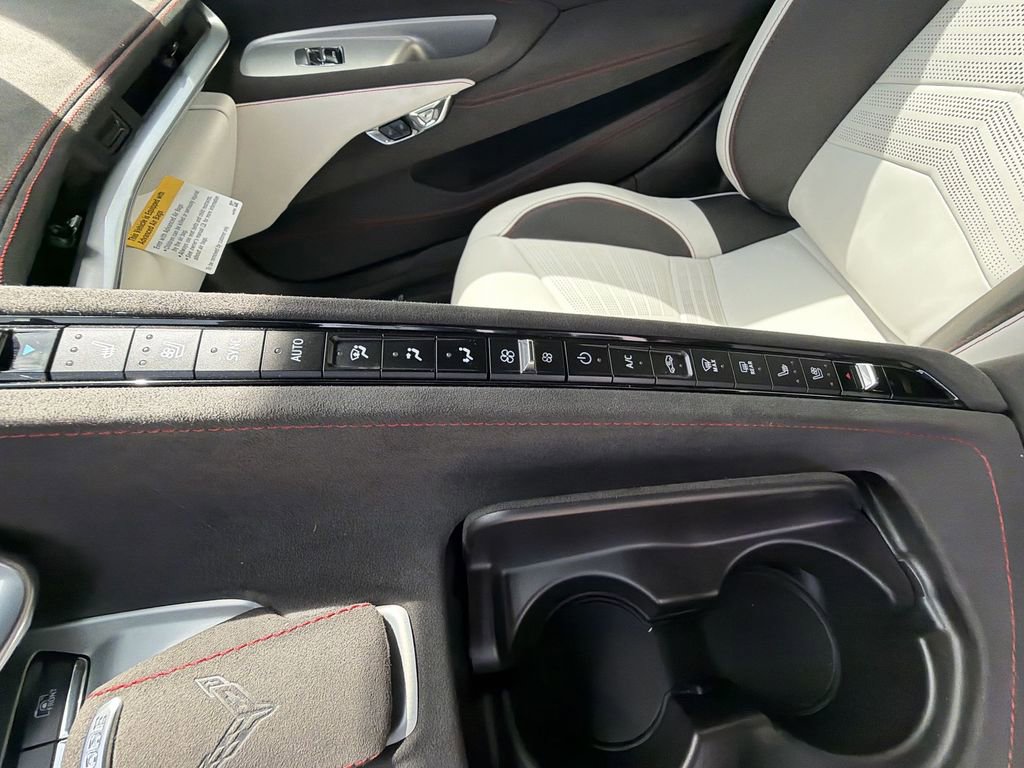Used 2023 Chevrolet Corvette Stingray Premium Conv w/ Z51 Performance Package image 21