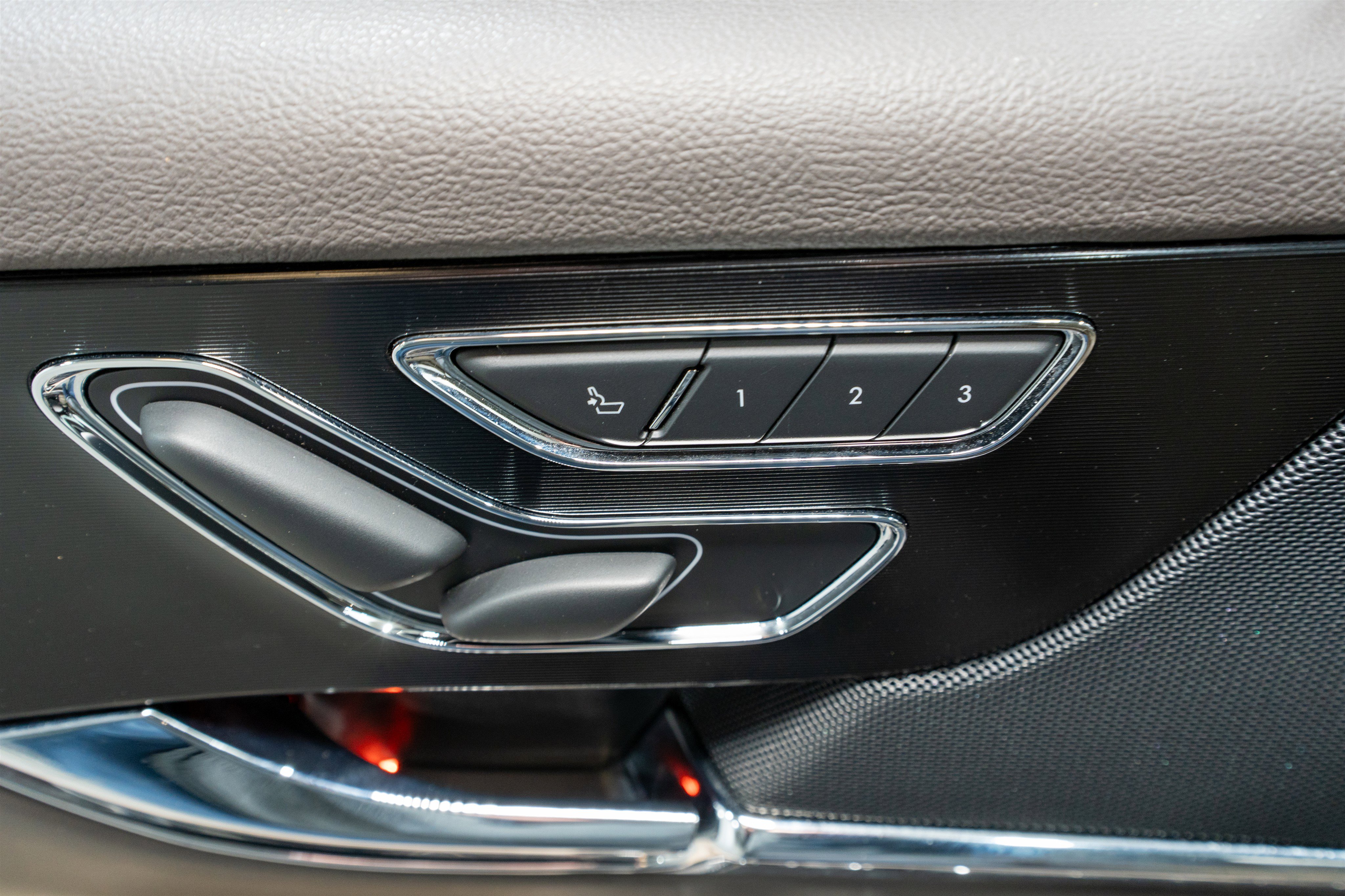 Used 2020 Lincoln Corsair Reserve w/ Elements Package image 14