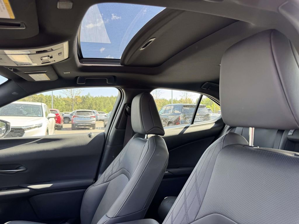 Used 2024 Lexus UX 250h F Sport image 14