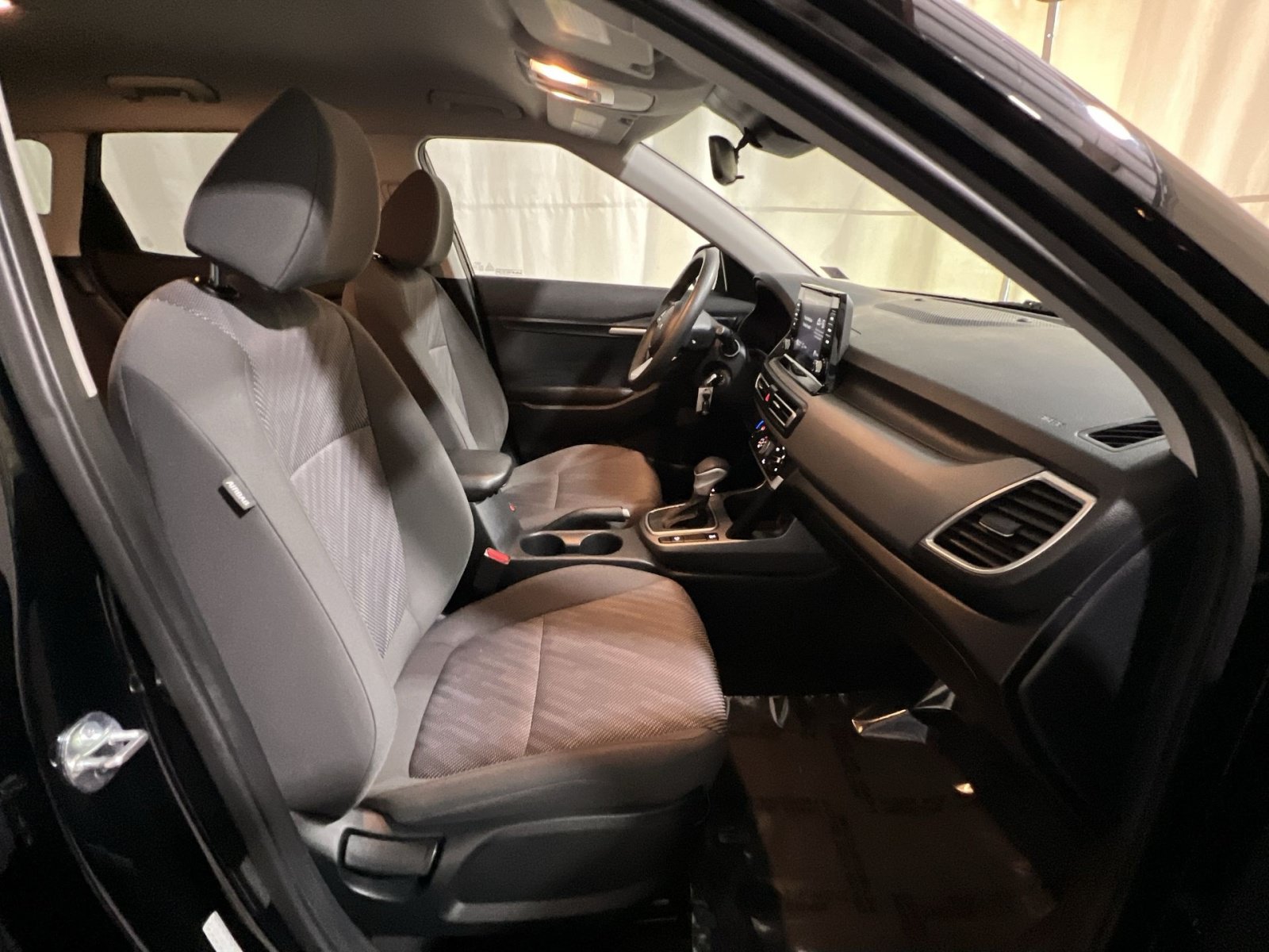 Used 2023 Kia Seltos LX AWD/4WD image 32