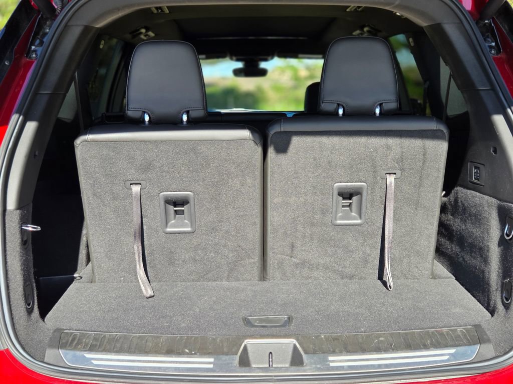 Used 2022 Cadillac XT6 Luxury w/ LPO, Floor Liner Package FWD image 13