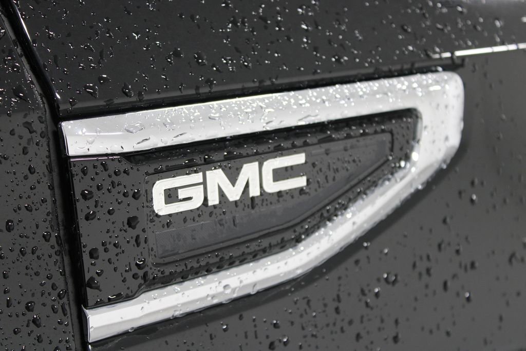 Used 2024 GMC Yukon SLT image 13