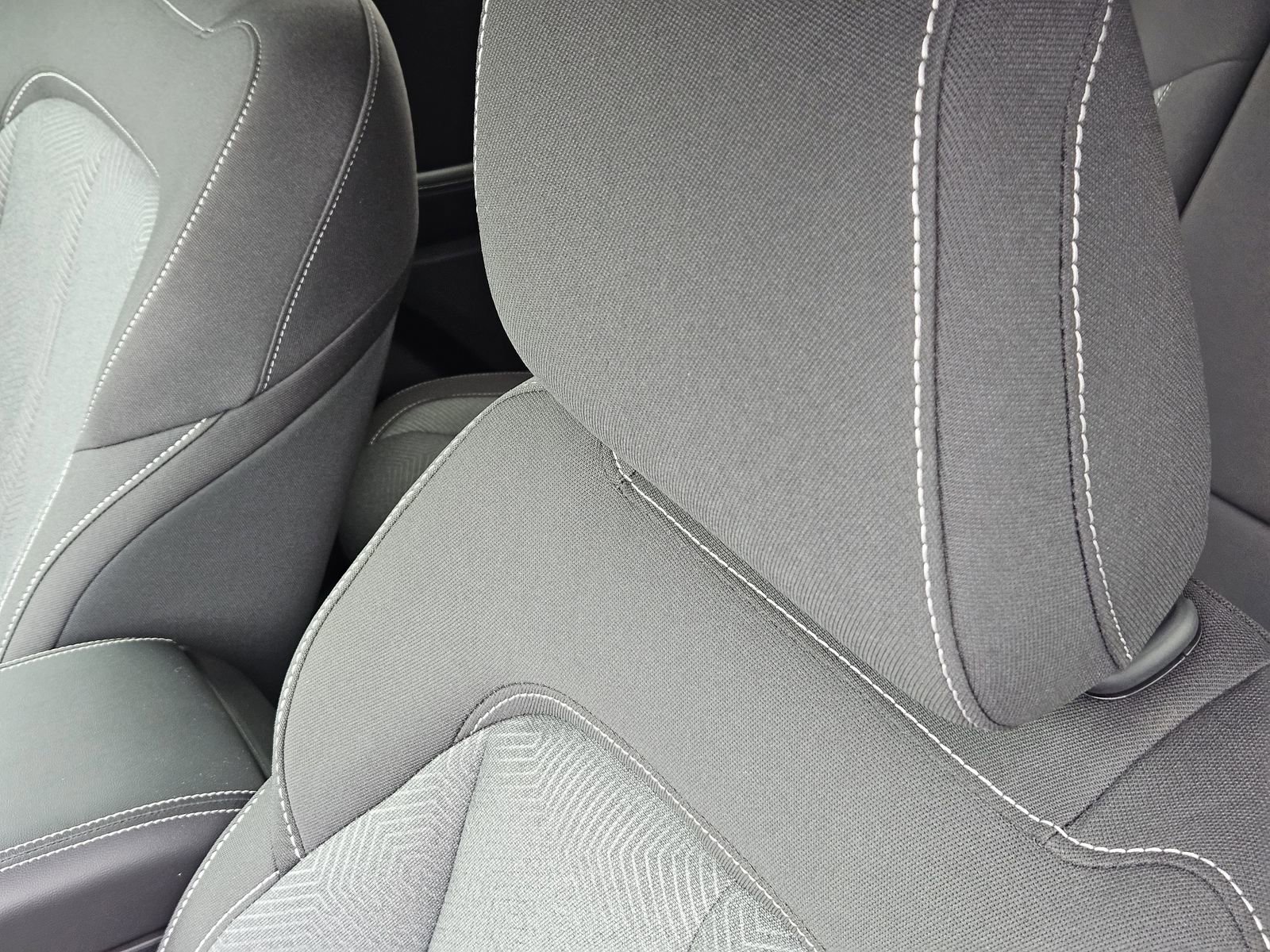 New 2026 Jeep Cherokee Laredo image 25