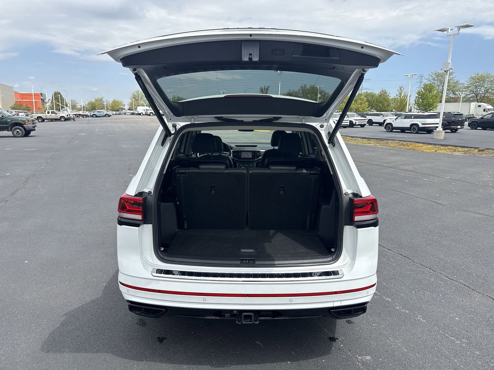 Used 2023 Volkswagen Atlas SEL R-Line AWD/4WD image 27