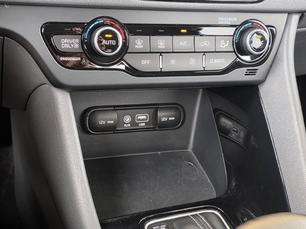 Used 2019 Kia Niro EX FWD image 18