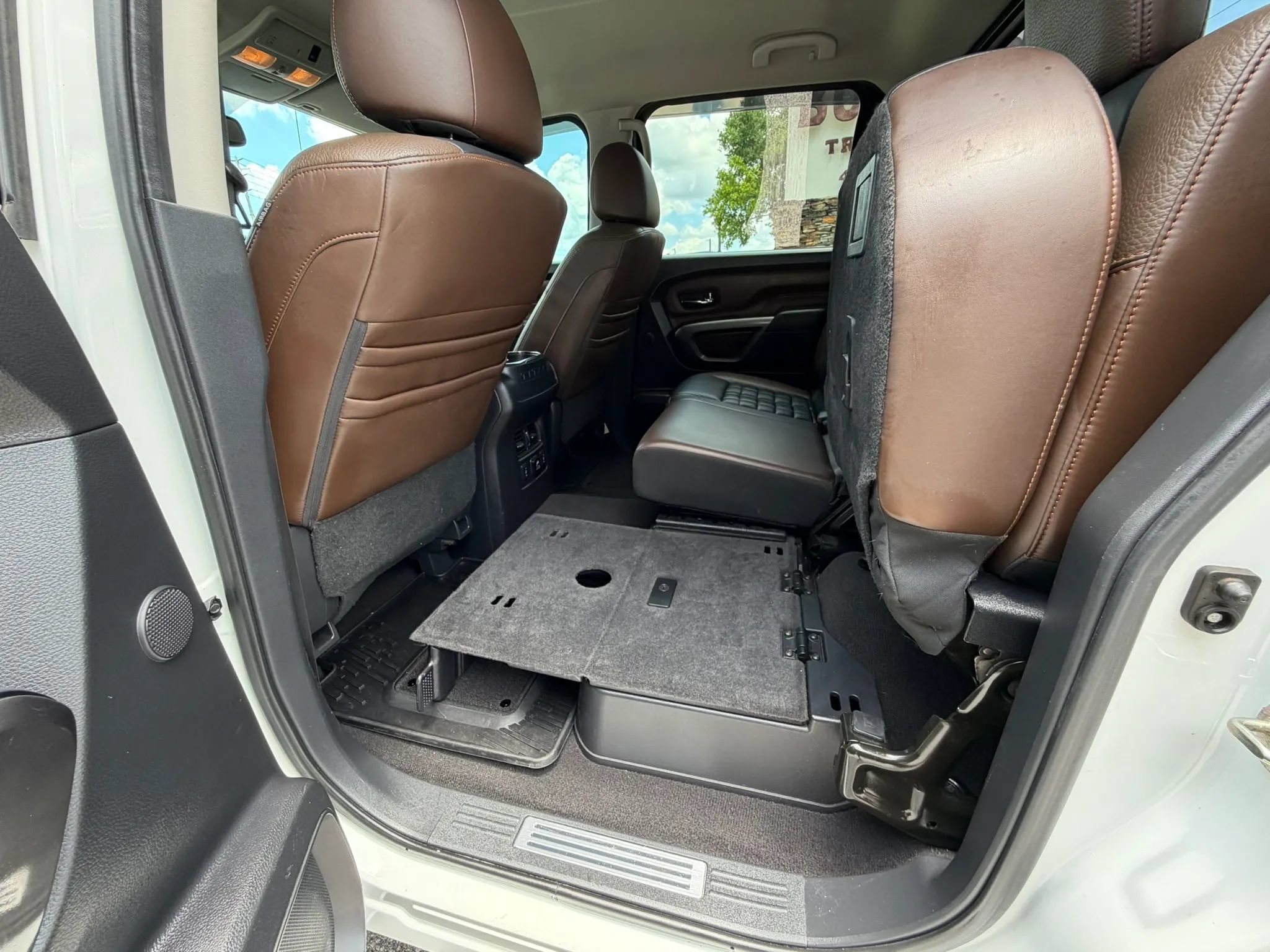 Used 2017 Nissan Titan Platinum Reserve AWD/4WD image 16