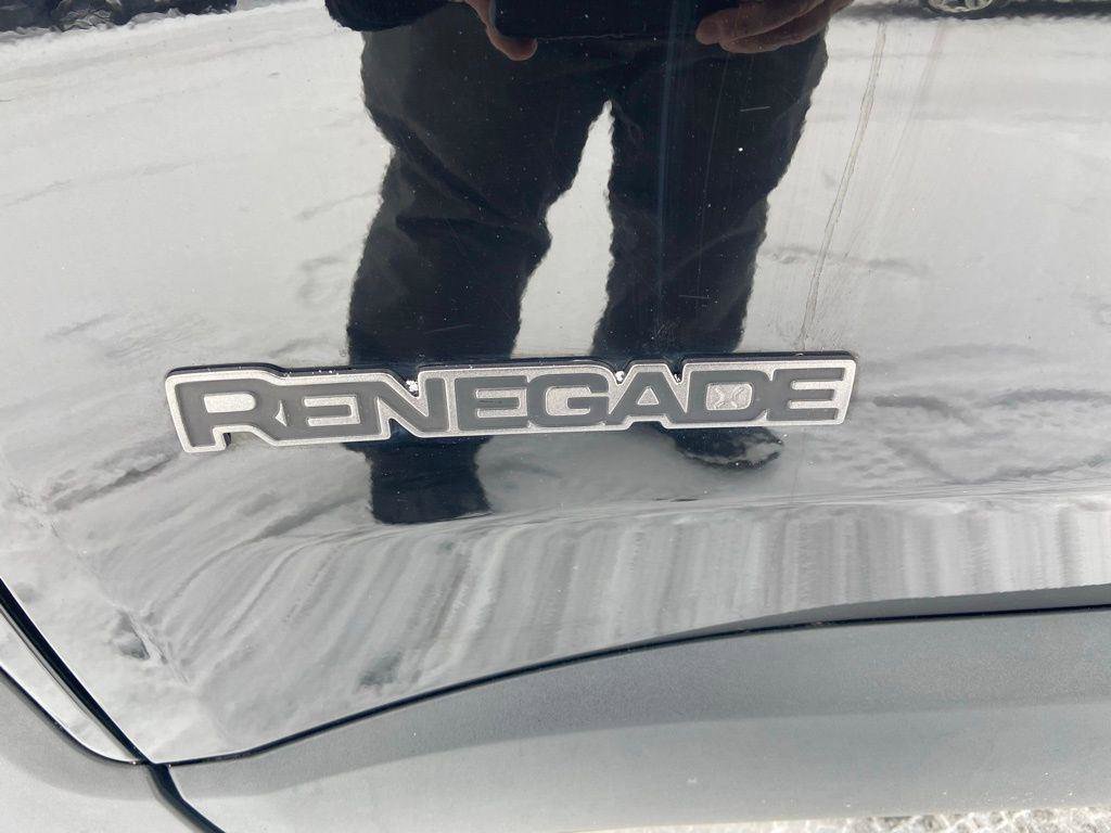 Used 2020 Jeep Renegade Altitude image 13