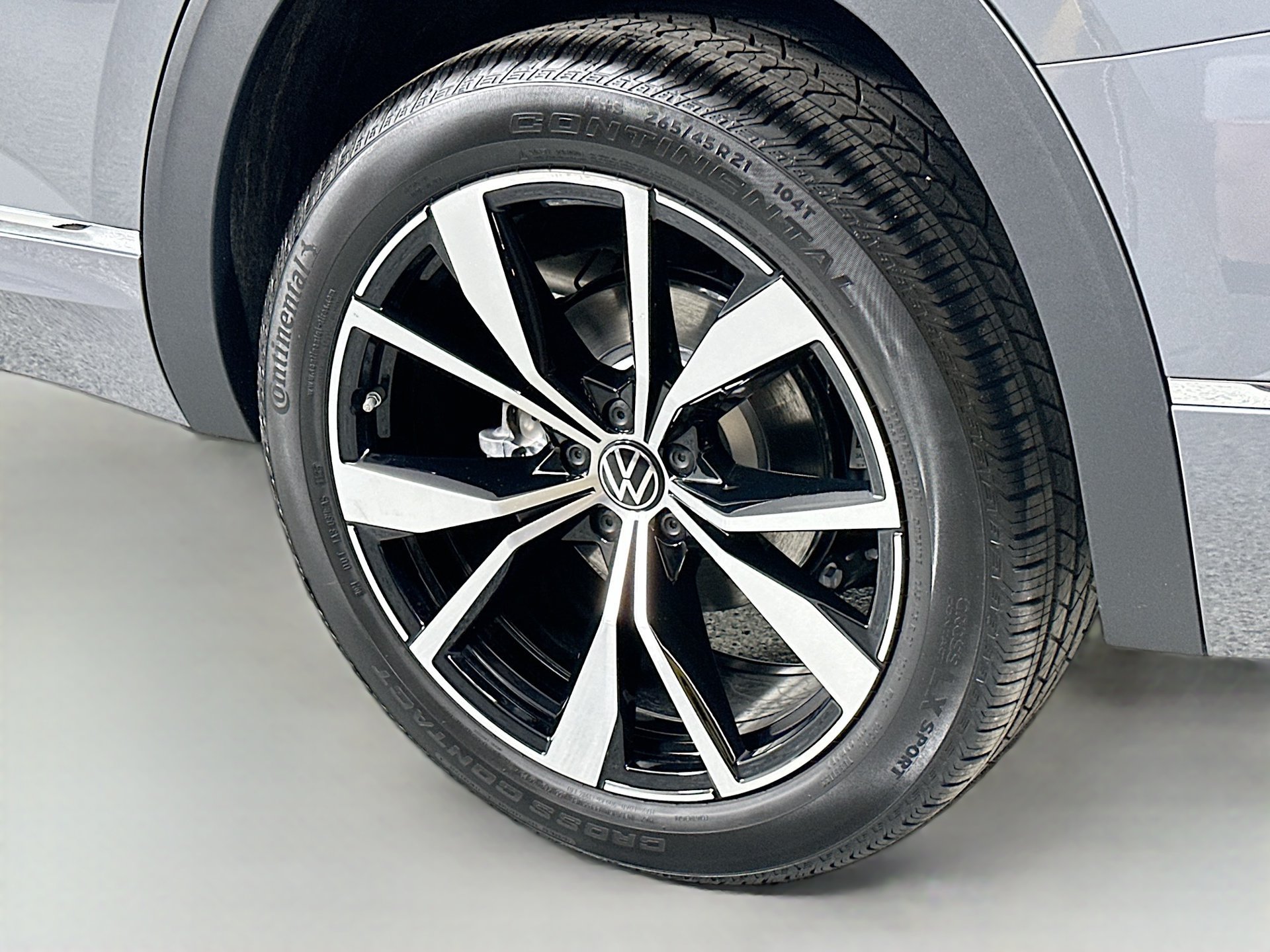 Certified 2026 Volkswagen Atlas SEL Premium R-Line AWD/4WD image 8