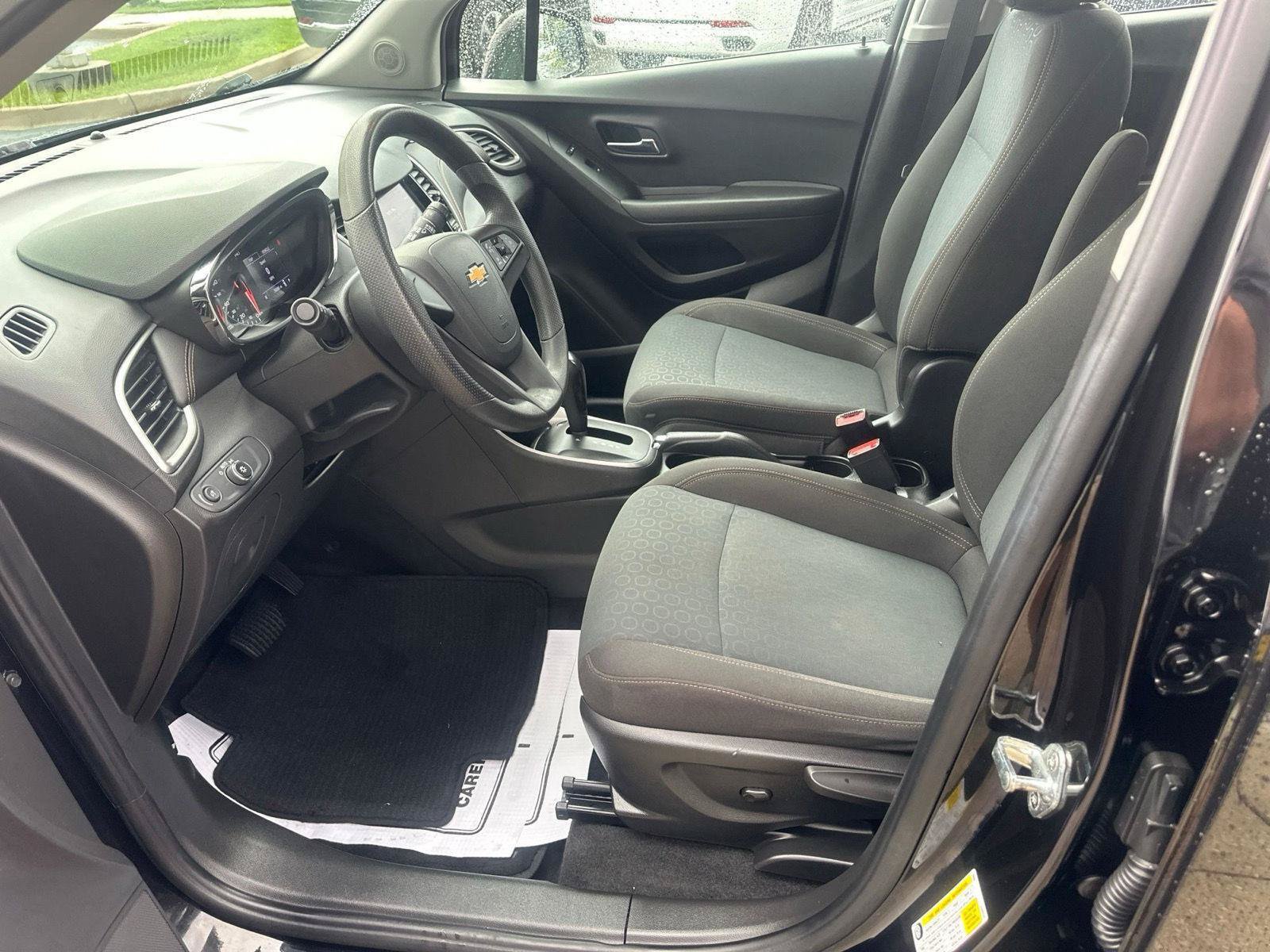 Used 2020 Chevrolet Trax LS FWD image 15