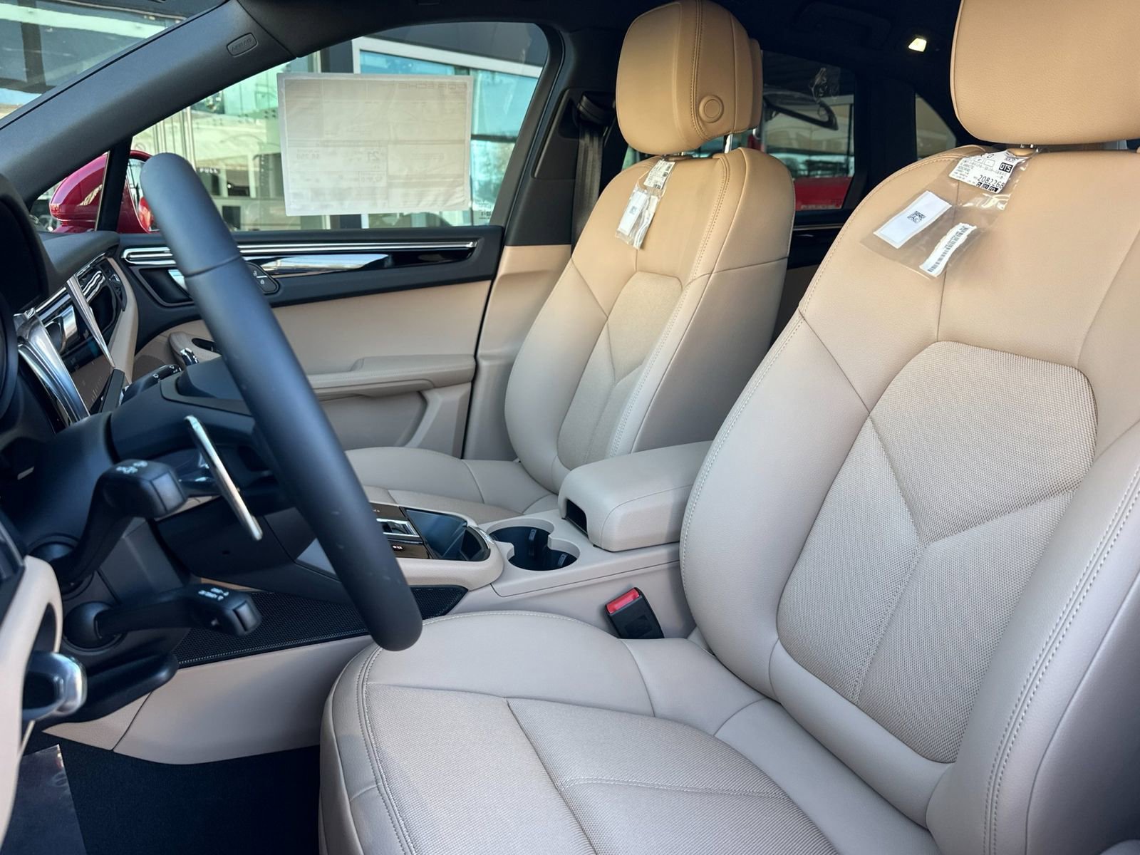 New 2026 Porsche Macan image 5