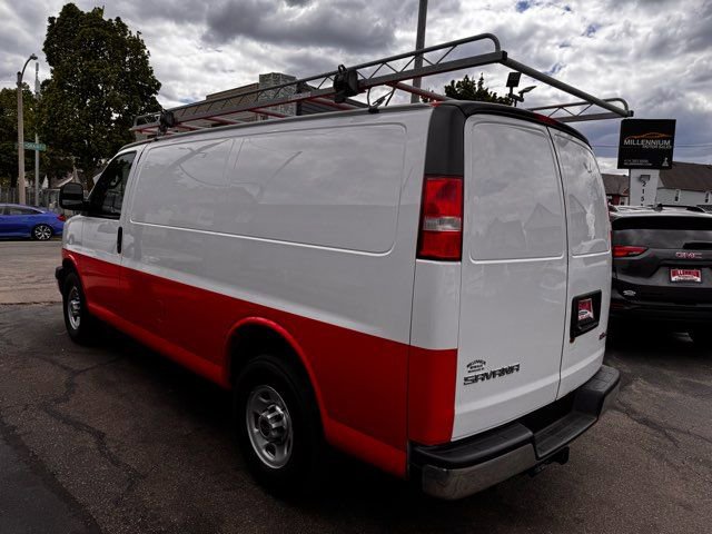 Used 2017 GMC Savana 3500 RWD image 4