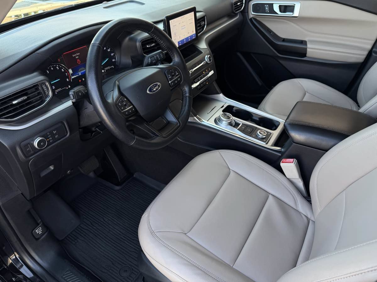 Used 2020 Ford Explorer XLT w/ Equipment Group 202A AWD/4WD image 15