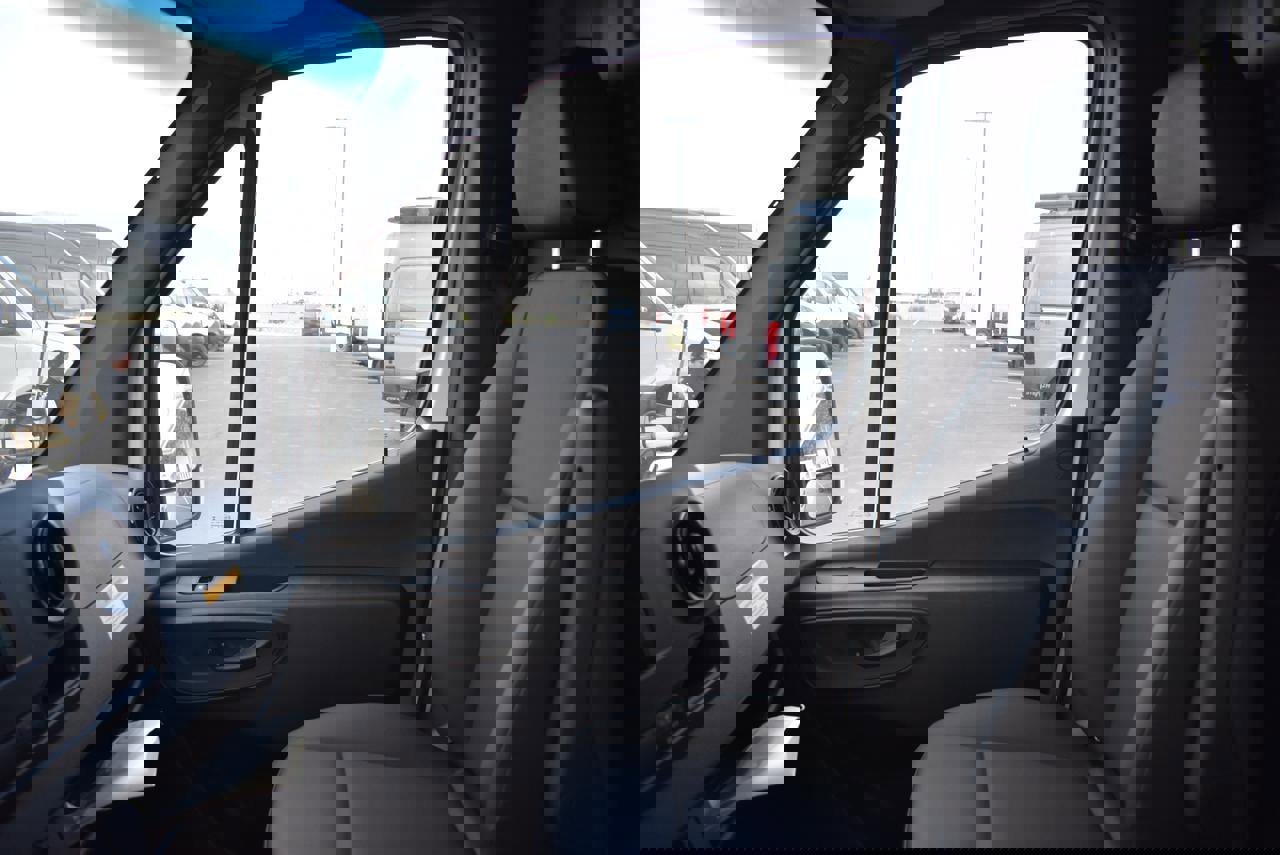 Used 2024 Mercedes-Benz Sprinter 144 Cargo image 15