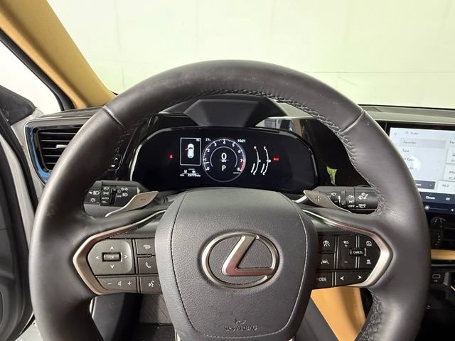 Used 2024 Lexus NX 250 FWD w/ Towing Package (2000 Lbs) image 15
