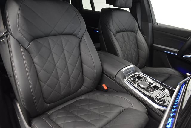 Used 2026 BMW X7 xDrive40i w/ M Sport Package AWD/4WD image 6