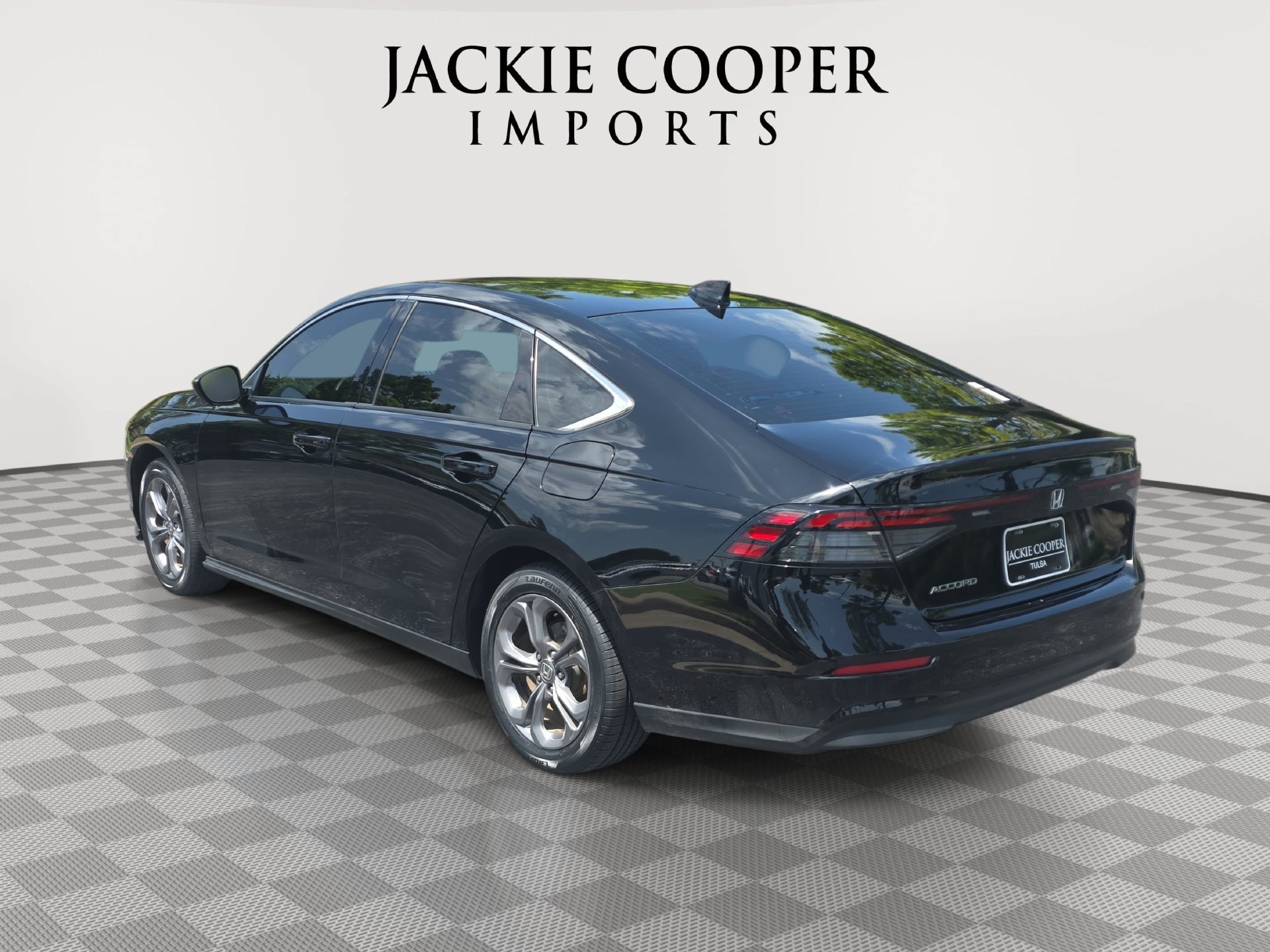 Used 2024 Honda Accord EX image 7