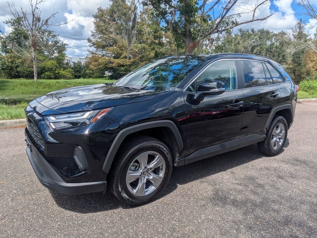Used 2025 Toyota RAV4 XLE FWD image 8