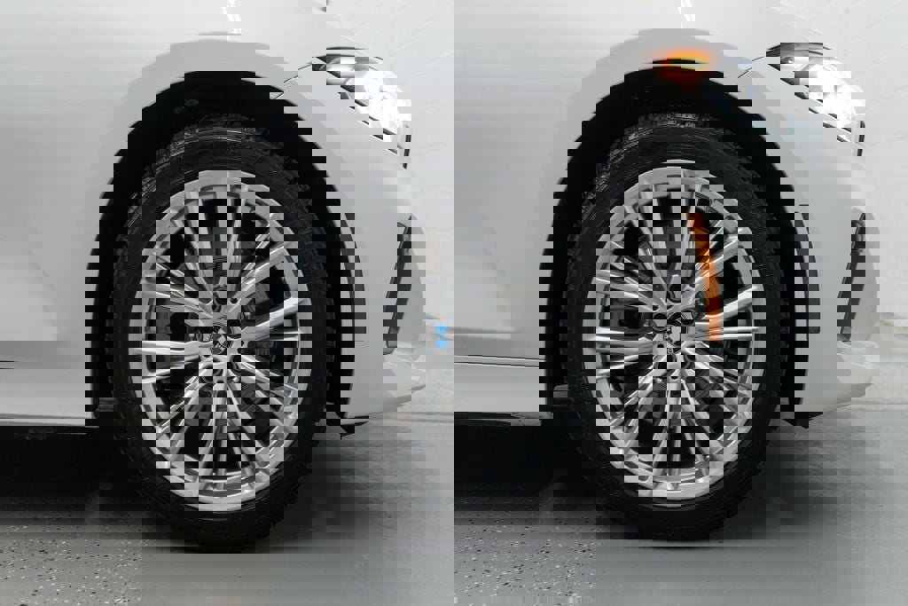 Used 2024 BMW 330i xDrive Sedan w/ Convenience Package image 37