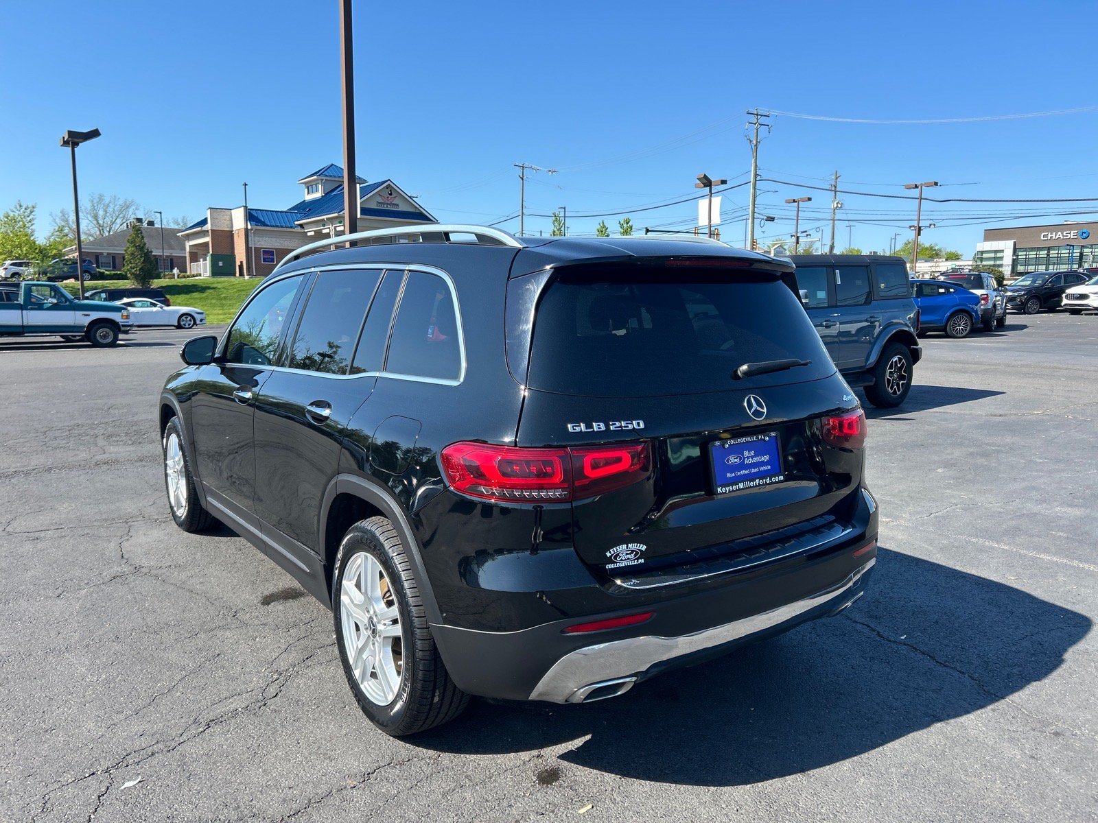 Used 2022 Mercedes-Benz GLB 250 4MATIC image 11